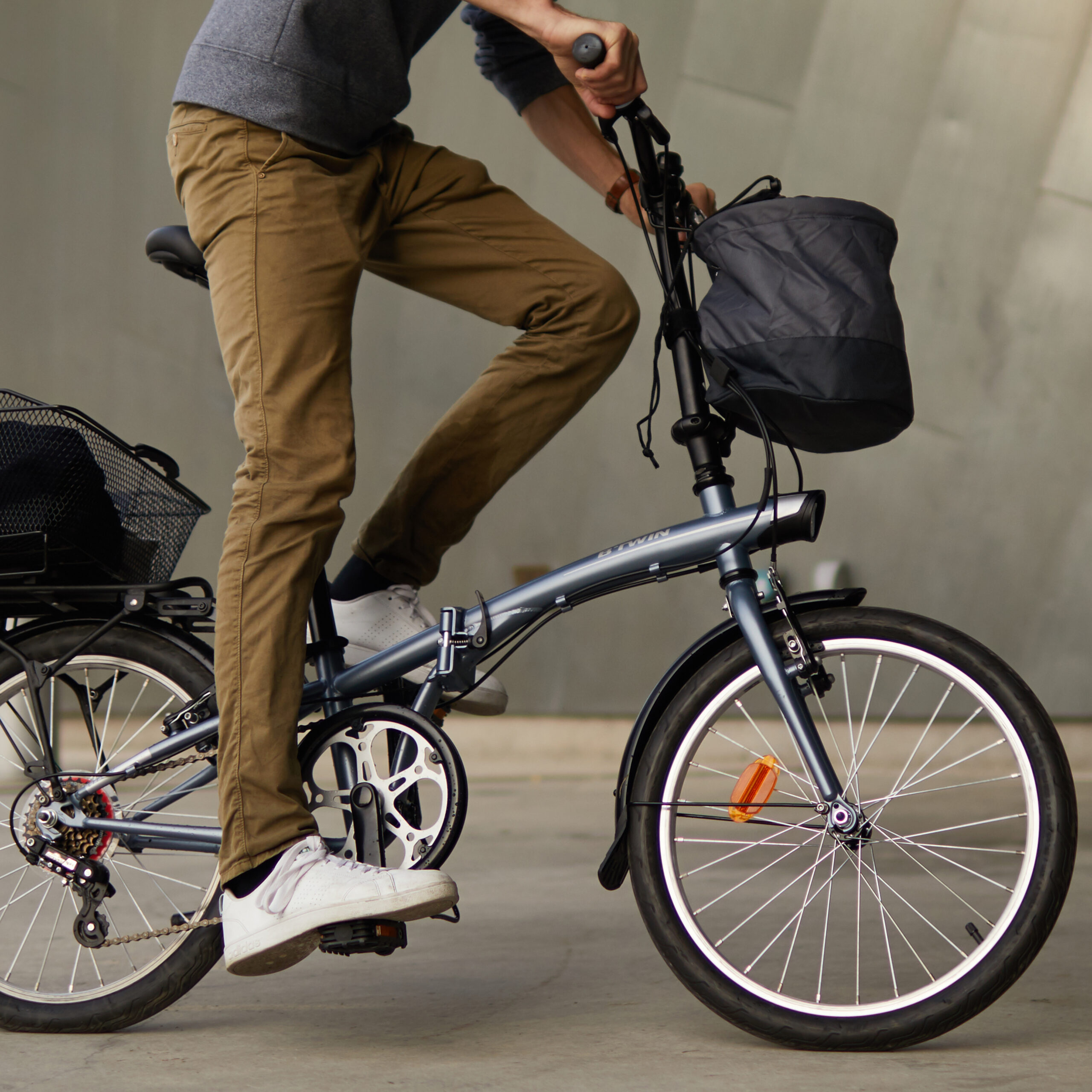 tilt 120 grey - 006 --- Expires on 24-04-2022